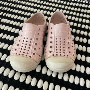 Light pink native shoes toddler girls 7